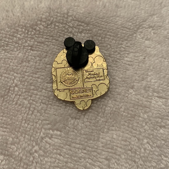 Perdita Mystery Disney Pin - Picture 2 of 2